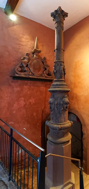 Historische Pestsäule im Museum Stadt Miltenberg